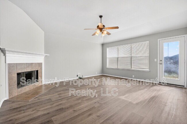 Building Photo - 2545 Prospect Hill Dr