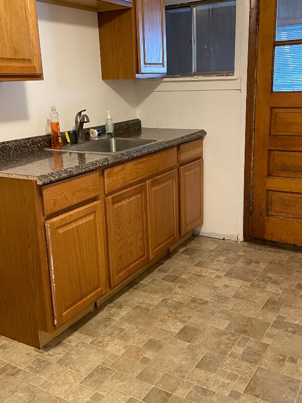 Building Photo - 17 Walnut St