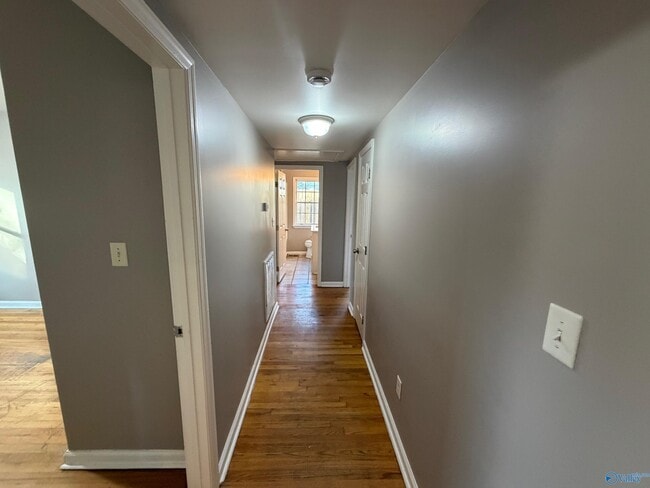 Building Photo - 1903 Enolam Blvd SE