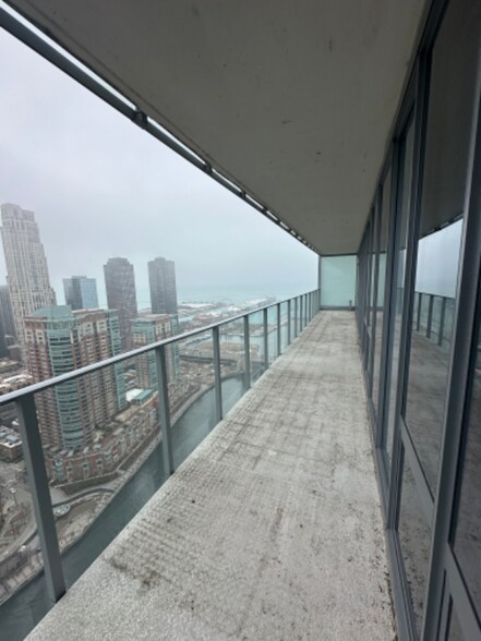 Building Photo - 335 E Wacker Dr