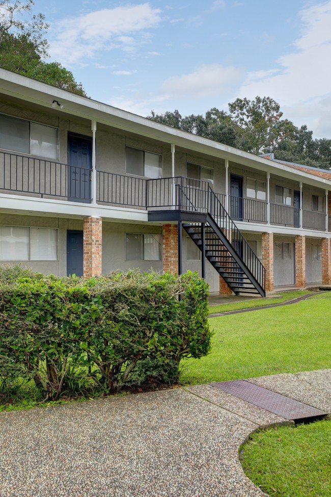 Congress Gardens Apartments - Lafayette, LA | Apartment Finder