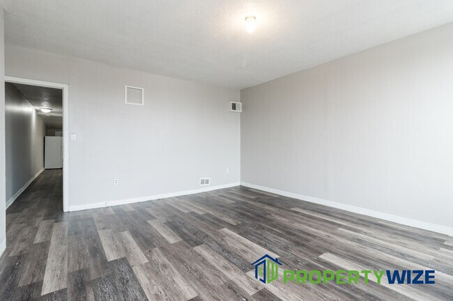 Building Photo - 517 Mosher St