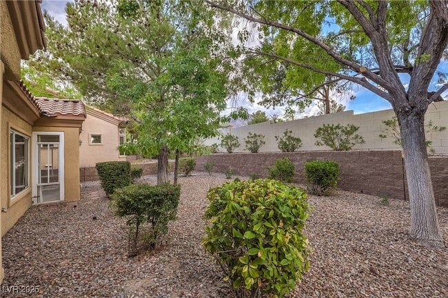 Building Photo - 10634 Sky Meadows Ave