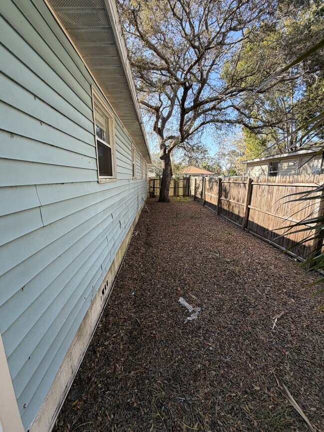 Building Photo - 1834 44th St S