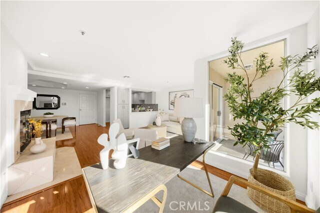 Building Photo - 335 S Sierra Madre Blvd