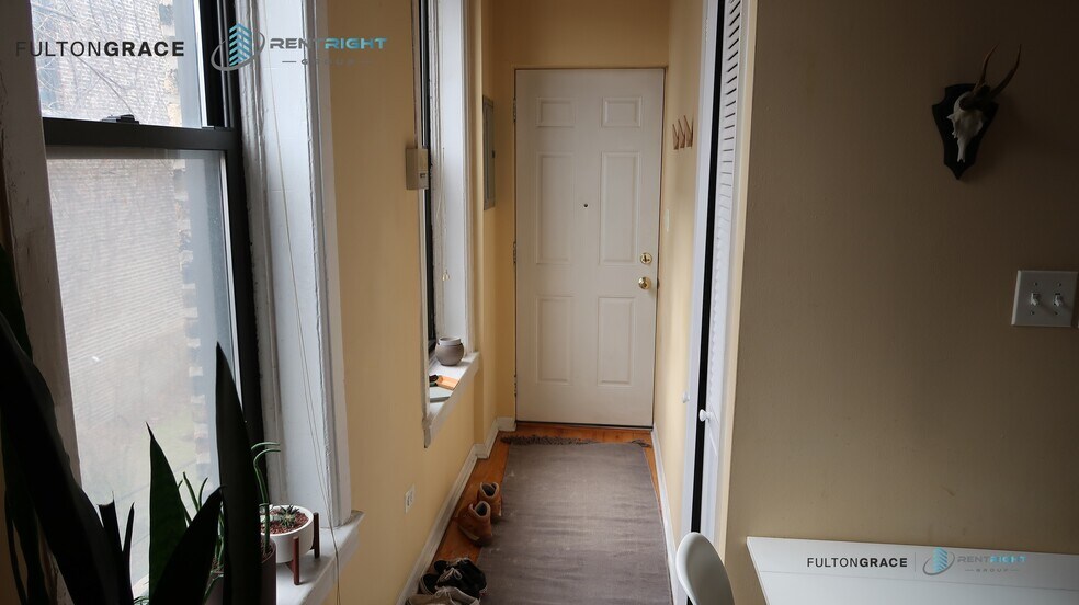 Building Photo - 1443 N Bosworth Ave