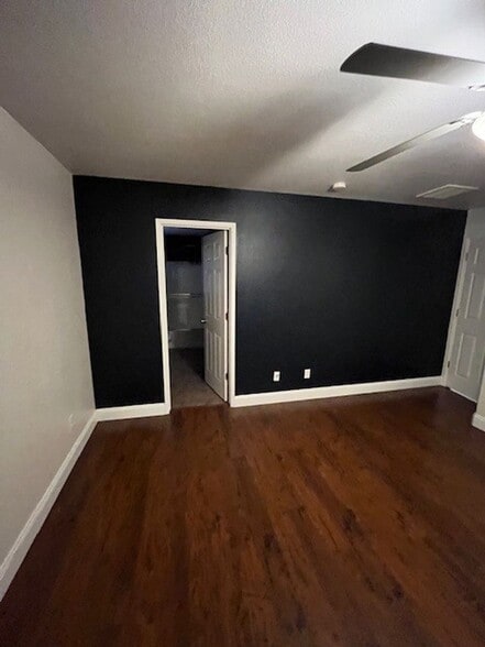 Building Photo - 402 N Amador St