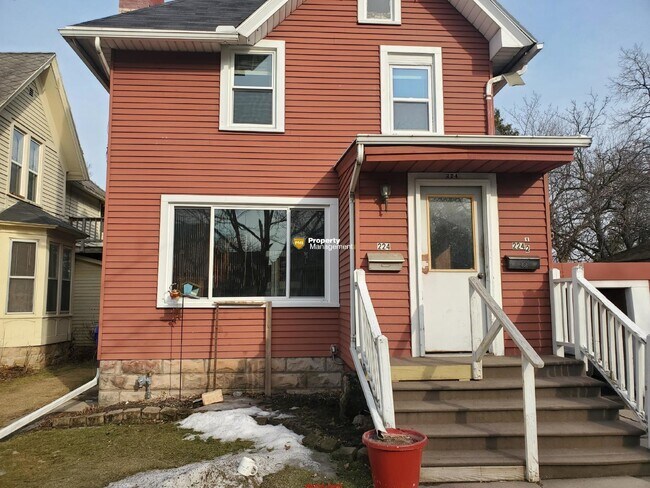 Building Photo - 224 N Lawe St