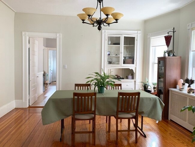 Building Photo - 27 Cambria St