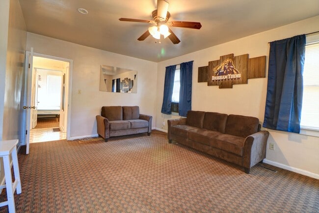 Building Photo - Provo Upstairs Apartment