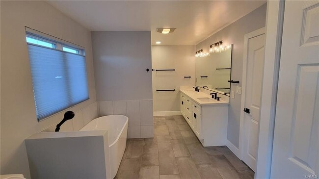 Building Photo - 12812 Short Ave