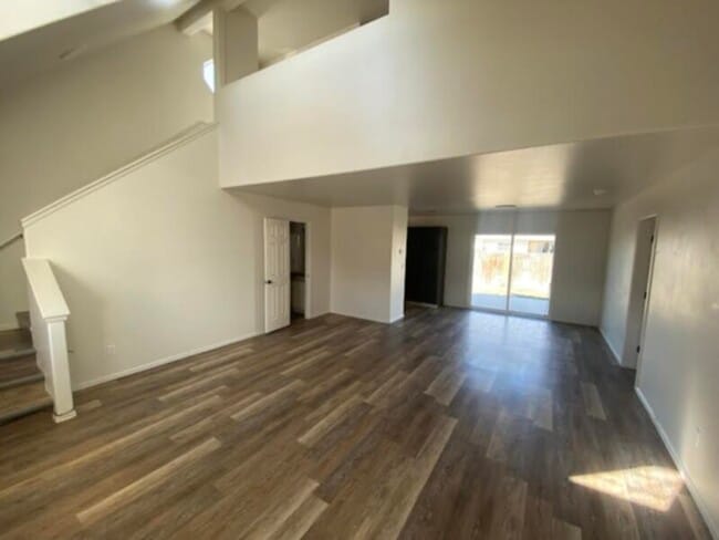 Building Photo - Awesome Home with Tons of Upgrades!!