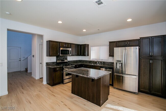 Building Photo - 7927 Bartlett Peak St