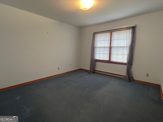 Building Photo - 215 Old Oxford Rd