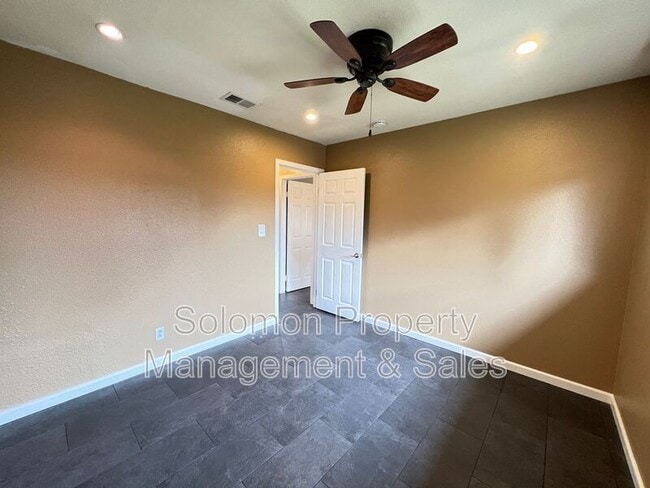 Building Photo - 3931 Genine Dr