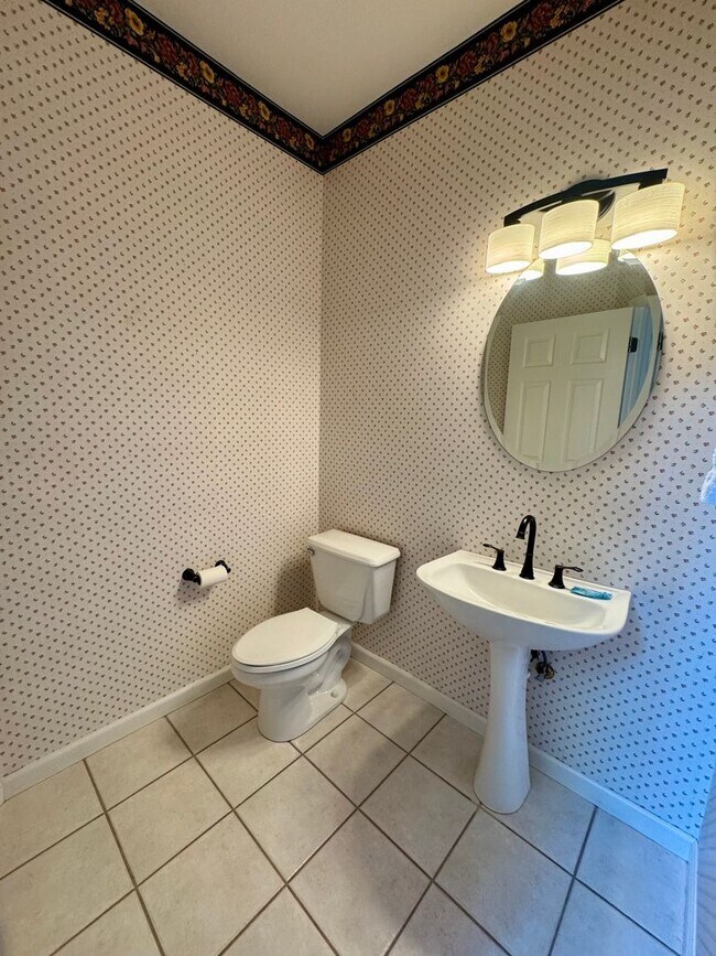 Building Photo - Spacious 2 Bed, 2.5 Bath Home with Loft, Vaulted Ceilings & Private Yard