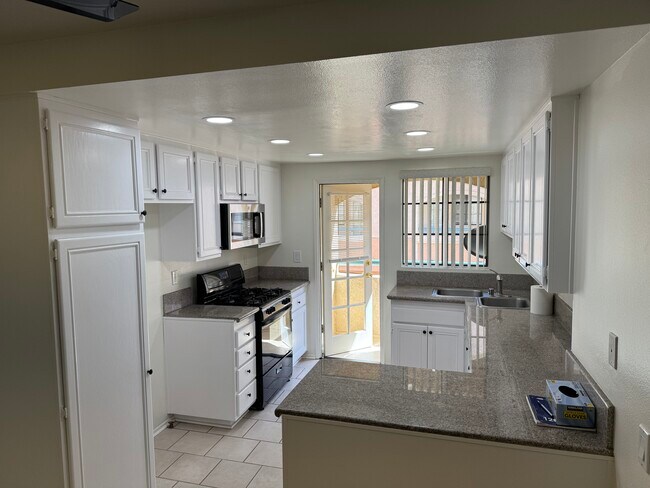 Building Photo - 18123 Erik Ct