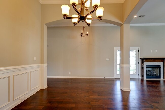 Building Photo - 1008 Meadowview Ln
