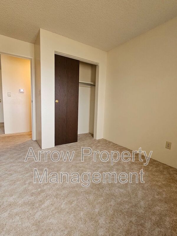 Building Photo - 1300 E H St