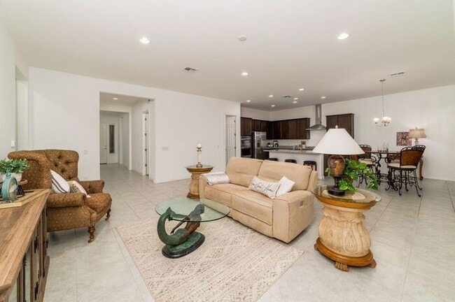 Building Photo - Beautiful home in Gated Dove Mountain Comm...