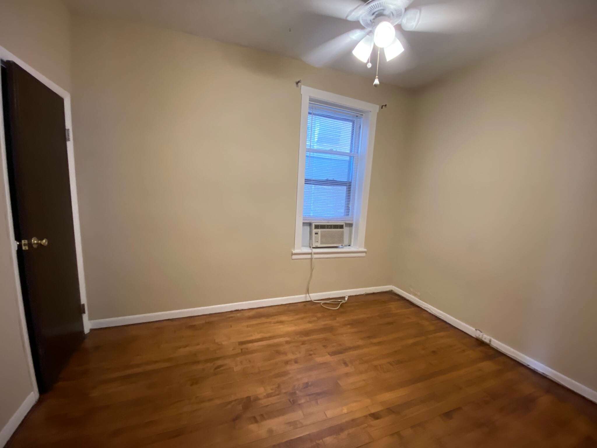 Building Photo - 2232 W Addison St