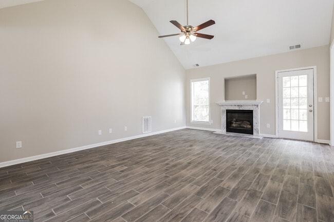 Building Photo - 165 Sawgrass Way