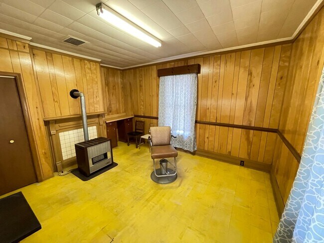 Building Photo - Lawrenceville Home with Lots of Charm and Space