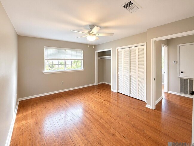 Building Photo - 1218 Briarrose Dr