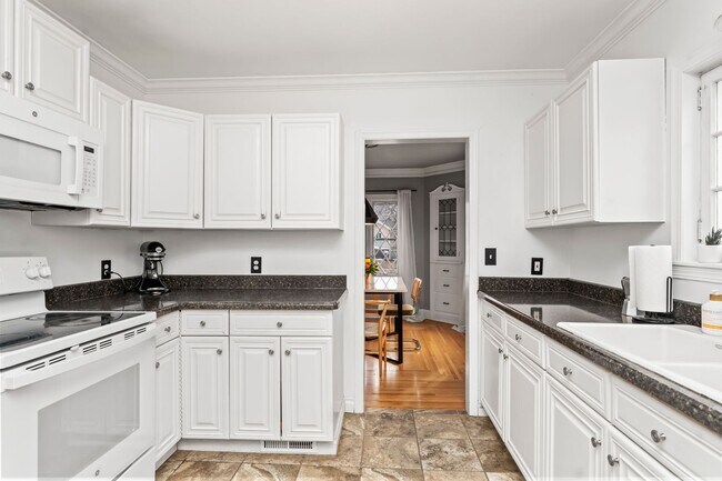 Building Photo - Storybook Home, 4-Bedroom, 2-Bathroom