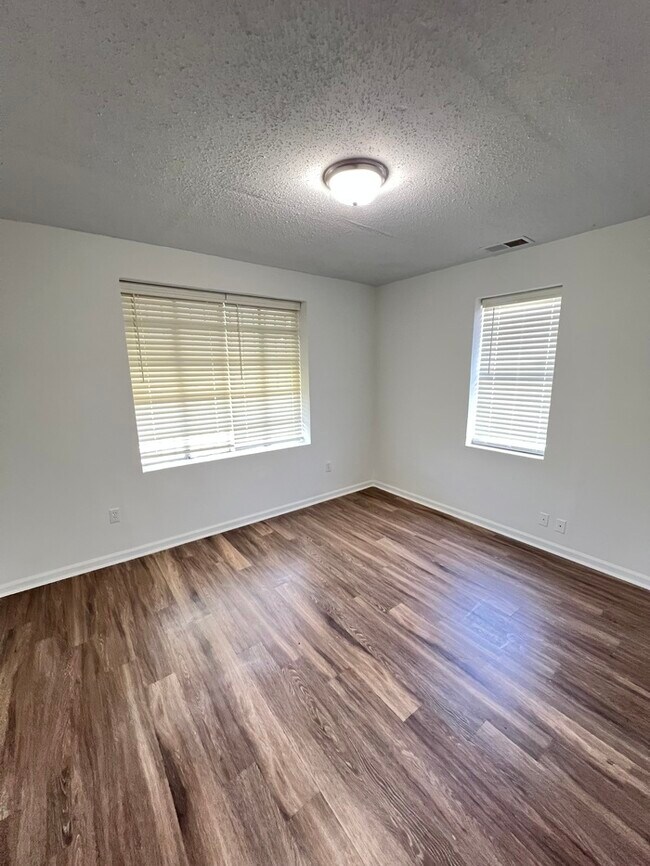 Building Photo - Nice Home For Rent