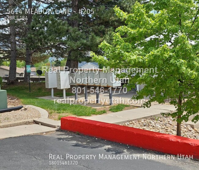 Building Photo - 5614 Meadow Ln