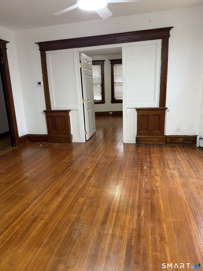 Building Photo - 16 St Lawrence St