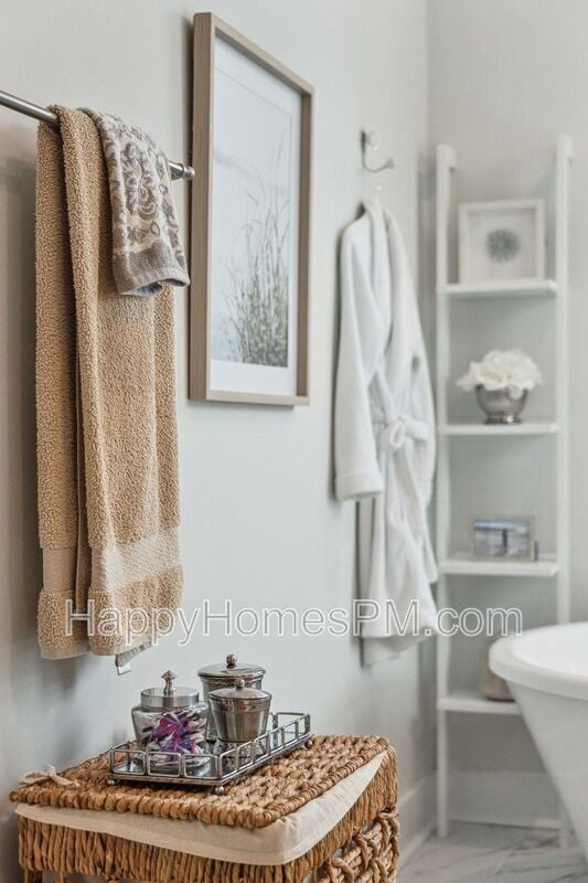 Building Photo - 1610 Florentia St