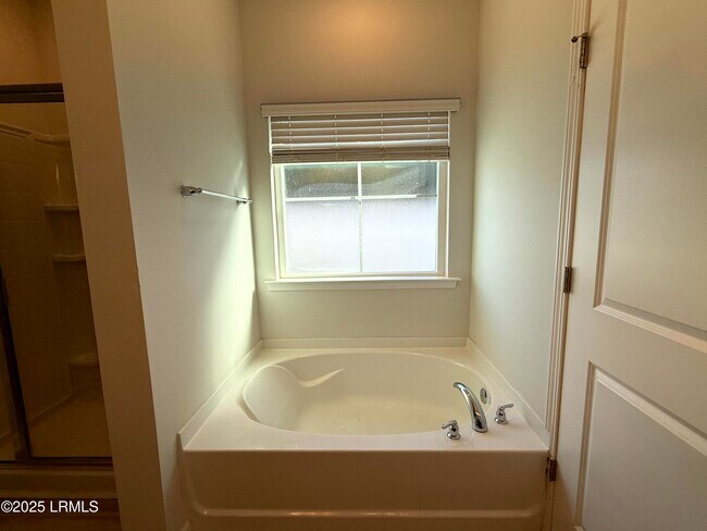 Building Photo - 1069 S Innovation Dr