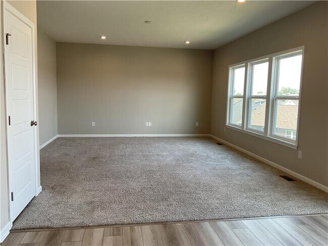 Building Photo - 10561 Elderberry Ln