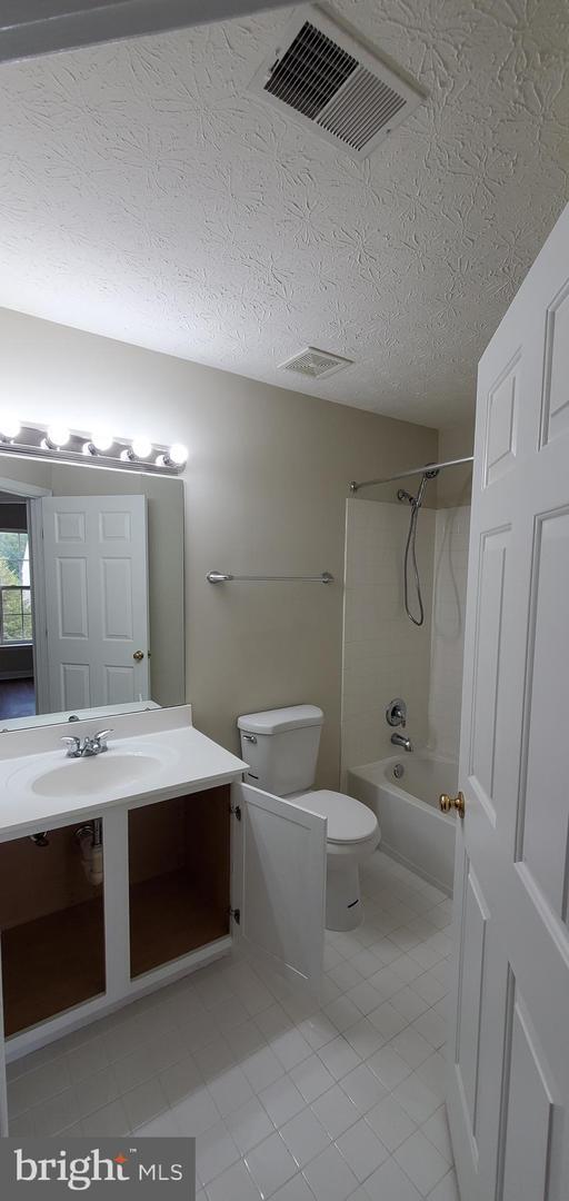 Building Photo - 2839 Settlers View Dr