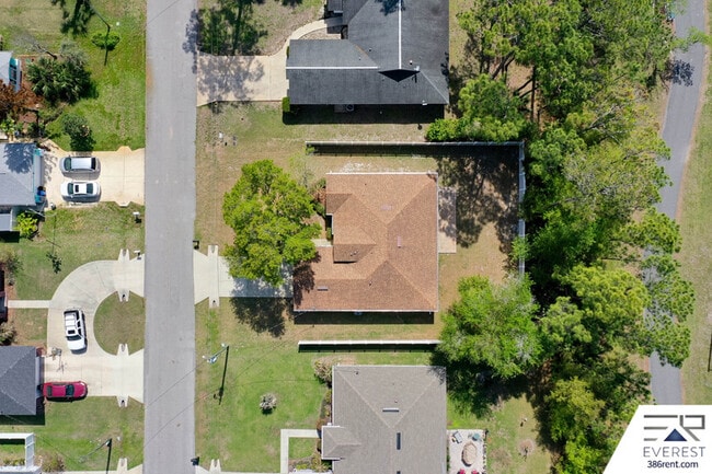 Building Photo - 9 Waywood Pl