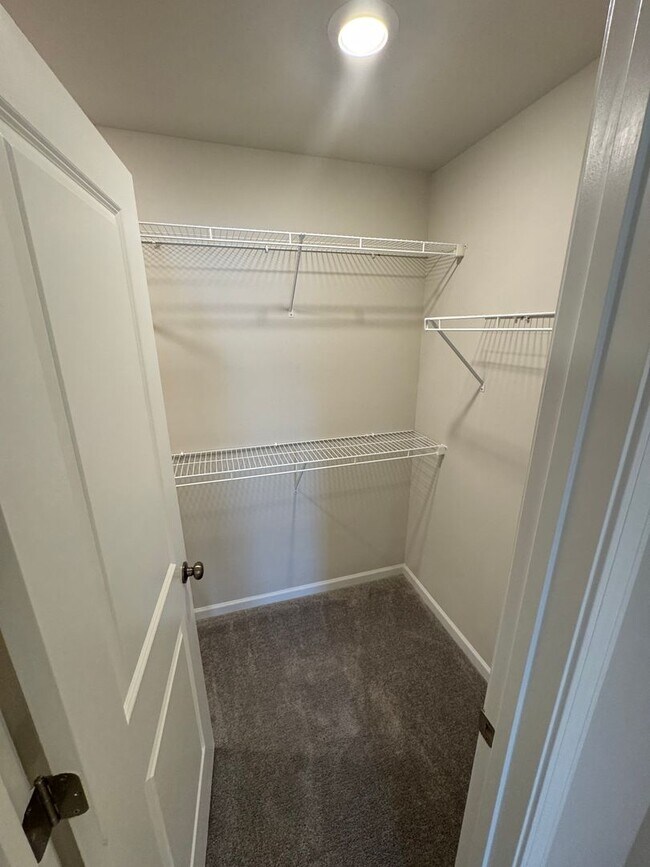 Building Photo - Beautiful 3 Bedroom 3.5 Bath Townhome in Lawrenceville.