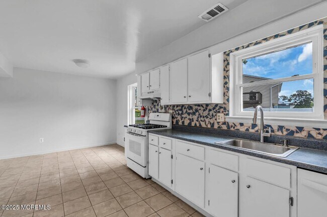 Building Photo - 101 Bristlecone Dr