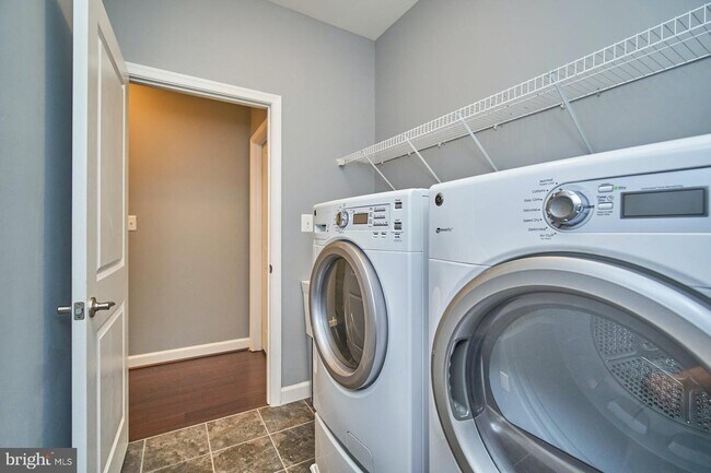 Laundry Room - 8126 S Channel Dr