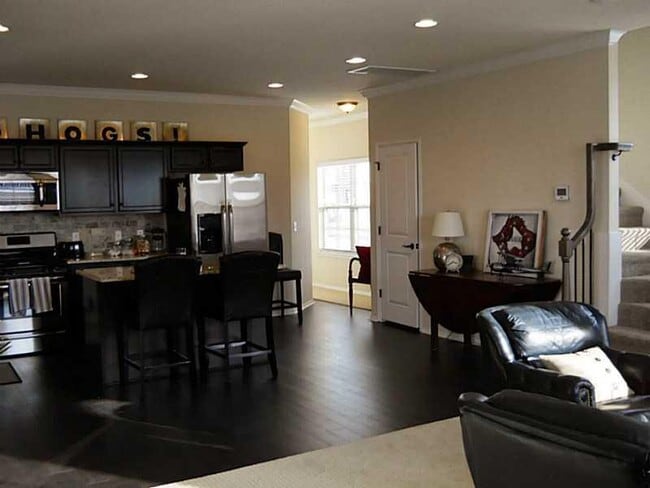 Building Photo - 538 N Keats Dr