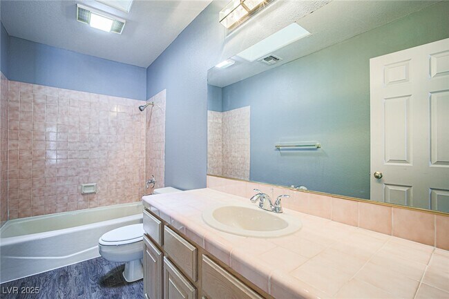 Building Photo - 2851 S Valley View Blvd