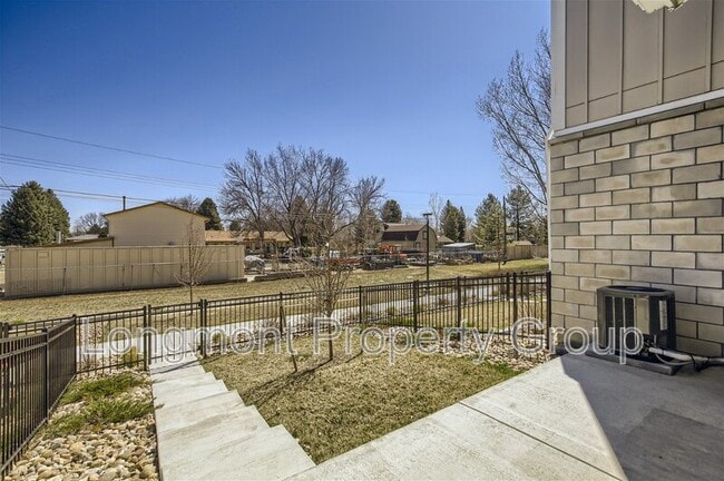 Building Photo - 679 Stonebridge Dr
