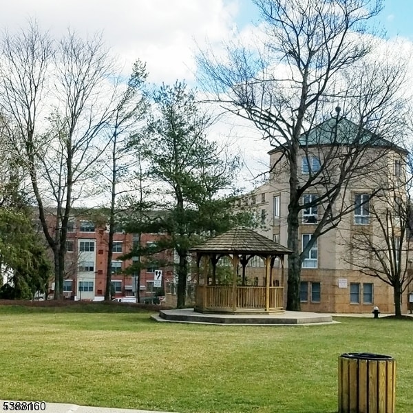Building Photo - 50 Pine St