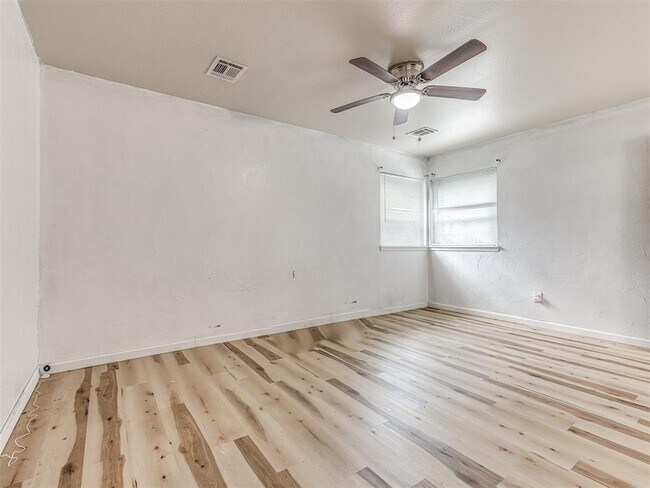 Building Photo - 225 NW 80th St