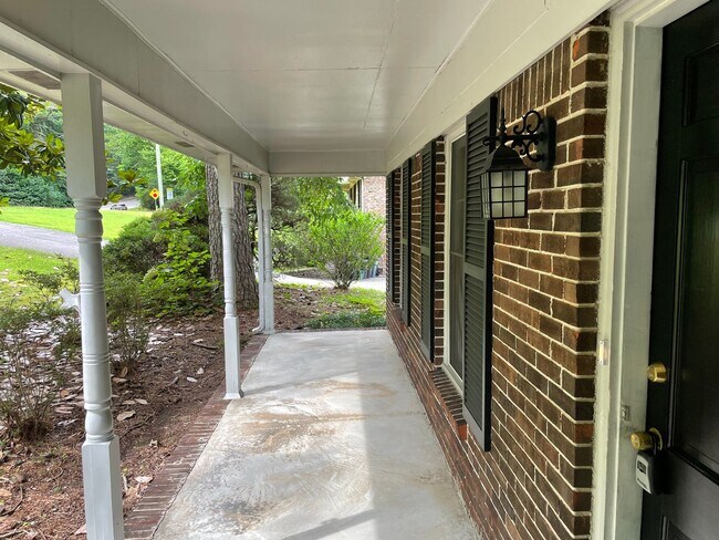 Building Photo - 3779 S Brookwood Rd