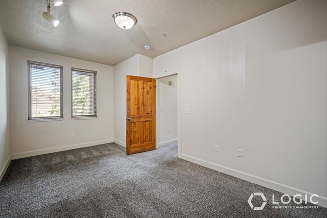 Building Photo - 6605 N 2200 W