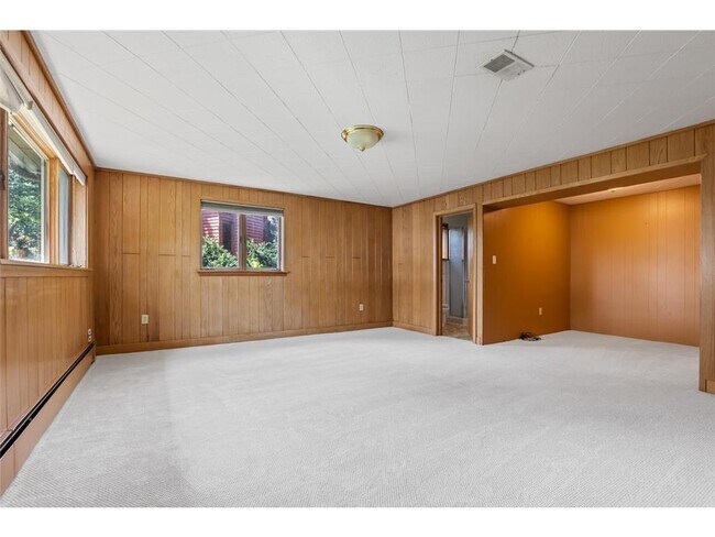 Building Photo - 6400 Greenbriar Ave