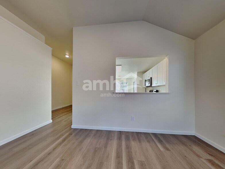 Building Photo - 7505 Fossil Lake Dr