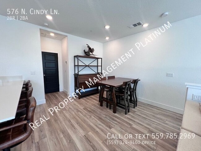 Building Photo - 576 N Cindy Ln